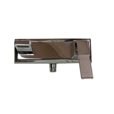 Imagen de Griferia de Ducha Monocomando exterior de pared con transferencia Prisma Cromada
