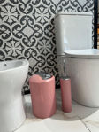Imagen de Set de baño 6 pz Rosa y cromo (papelera-dispensadores)
