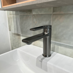 Imagen de Grifería de lavatorio Monocomando de mesada Elar Grafito