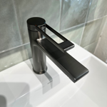 Imagen de Grifería de lavatorio Monocomando de mesada Elar Grafito