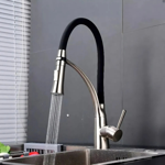 Imagen de Grifería de cocina Monocomando de mesada con pico extraible negro Satinado